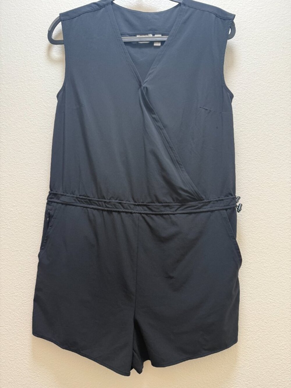 Zella Short Romper Black V Neck Cinched Side Pockets Sleeveless Nordstrom